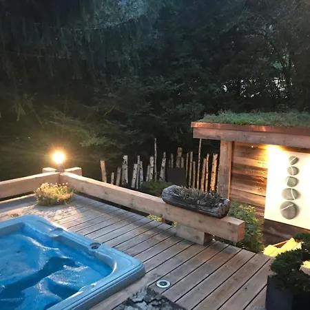 A La Montagne Chalet
